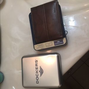 New Dockers bi-fold wallet with ID sleeve